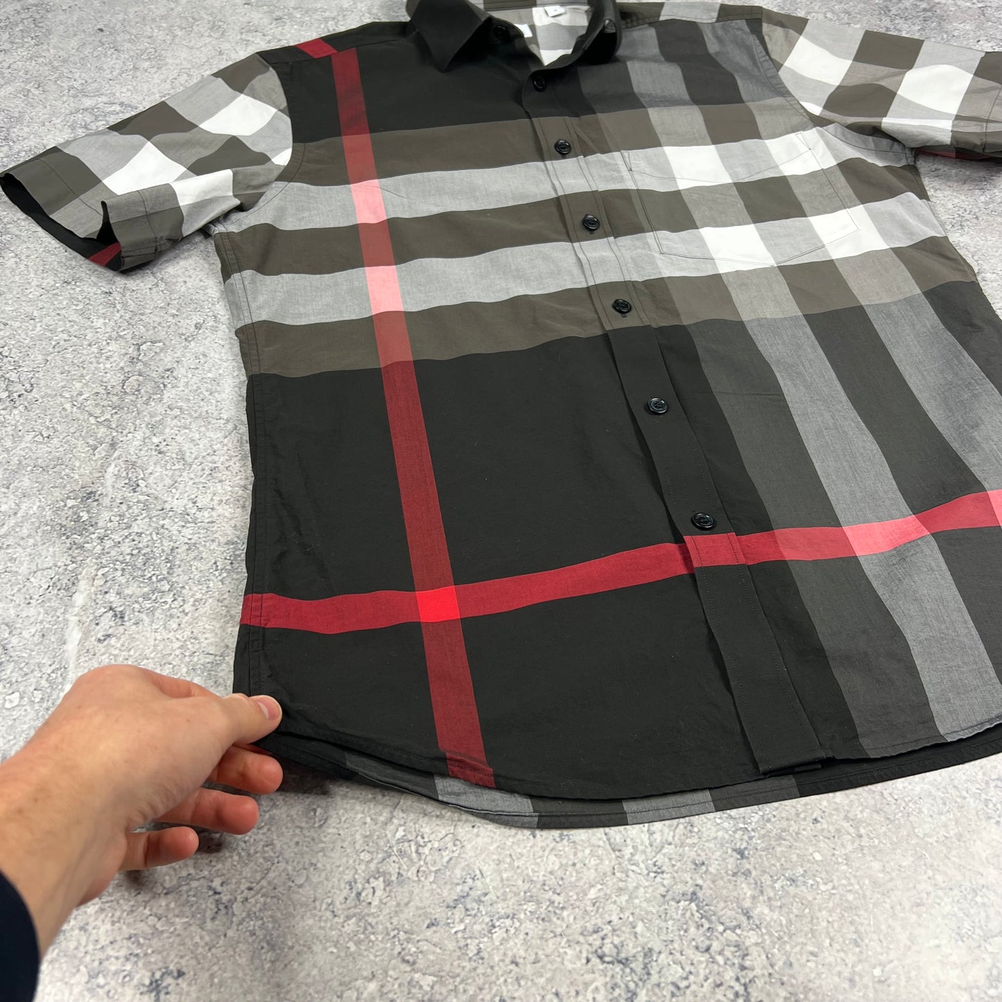 Burberry Black Somerton Short Sleeve Shirt Medium 21.25”