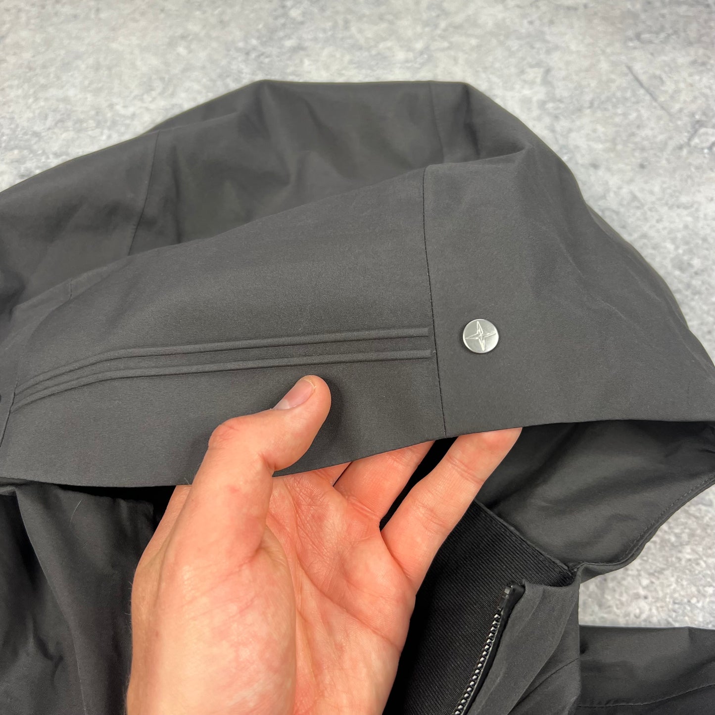 Stone Island Dark Grey Stellina Goretex Jacket Medium 22.75” BNWT