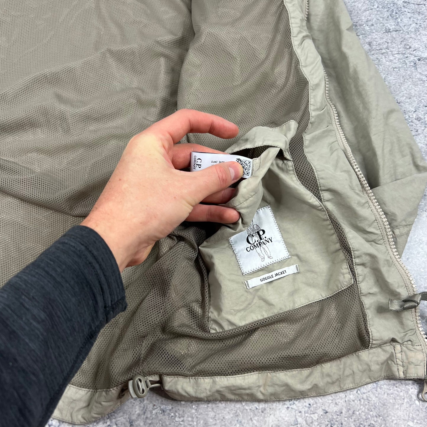 CP Company Beige Flatt Nylon Goggle Jacket XL 24”