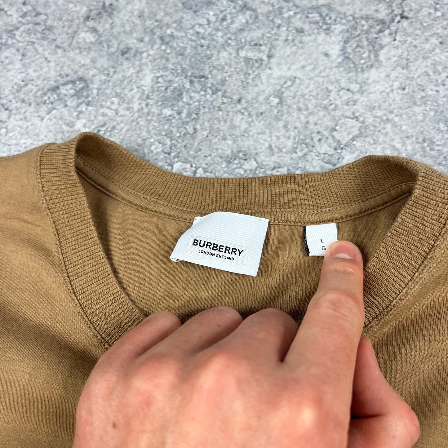 Burberry Tan Spellout T-Shirt Large 25”