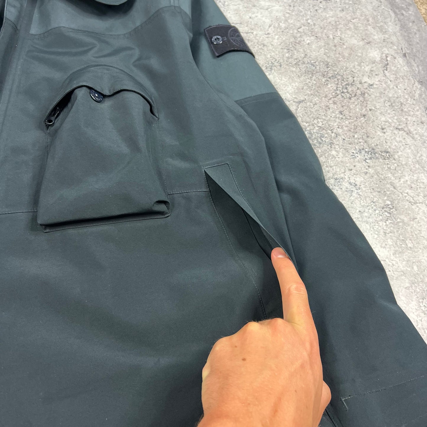 Stone Island Ghost Tank Shield Jacket Medium 22.5”