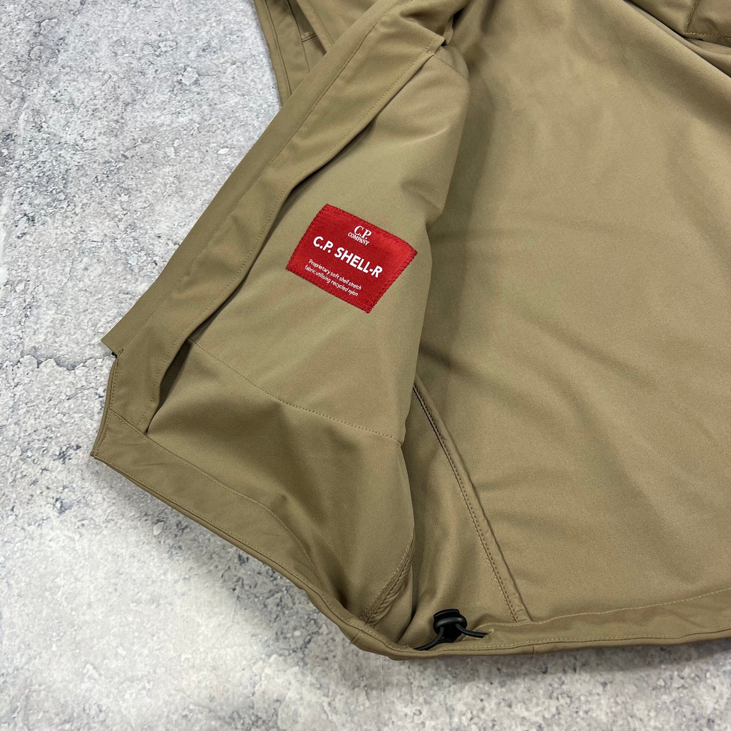 CP Company Tan Shell R Lens Gilet 50 Large 22”