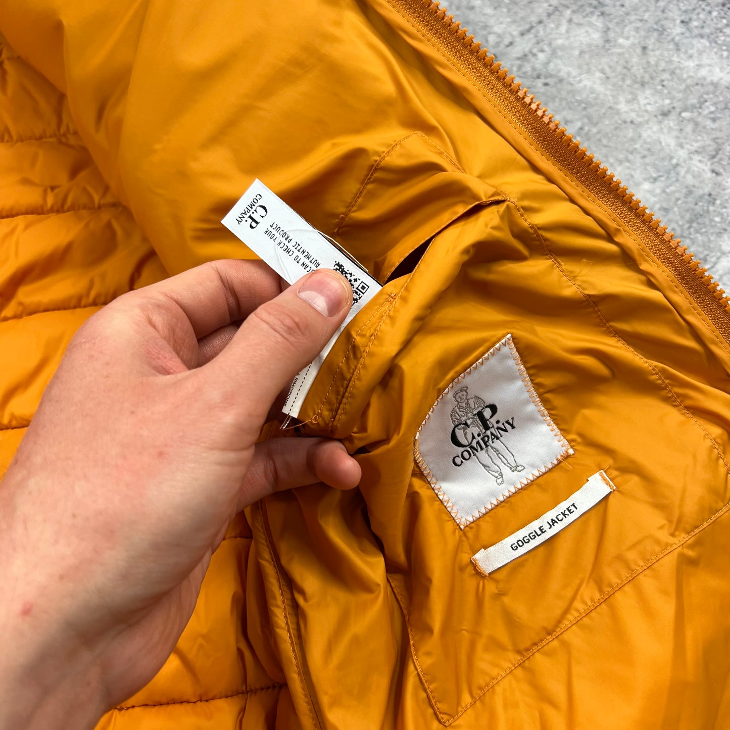 CP Company Orange Shell Goggle Gilet Medium 21”