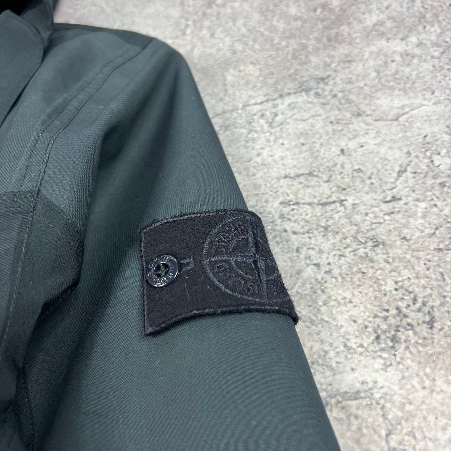 Stone Island Ghost Tank Shield Jacket Medium 22.5”