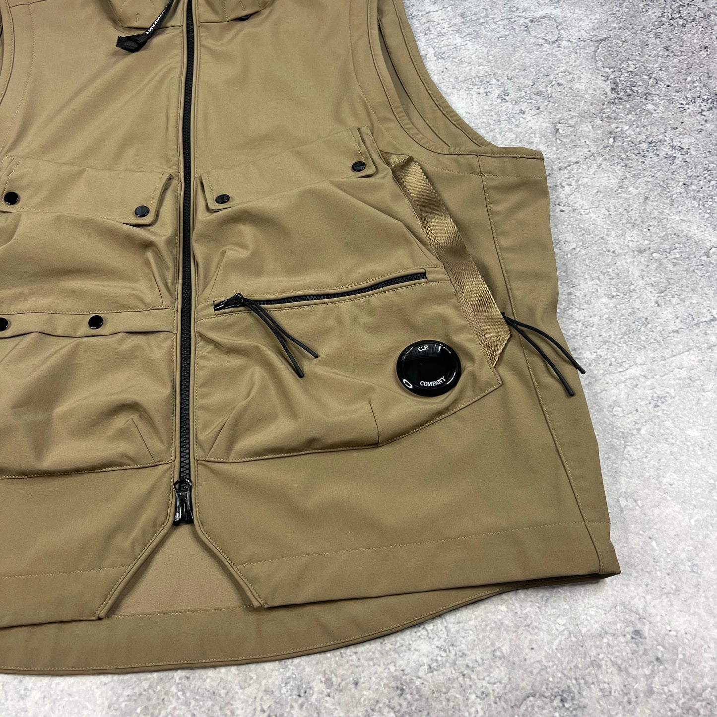 CP Company Tan Shell R Lens Gilet 50 Large 22”