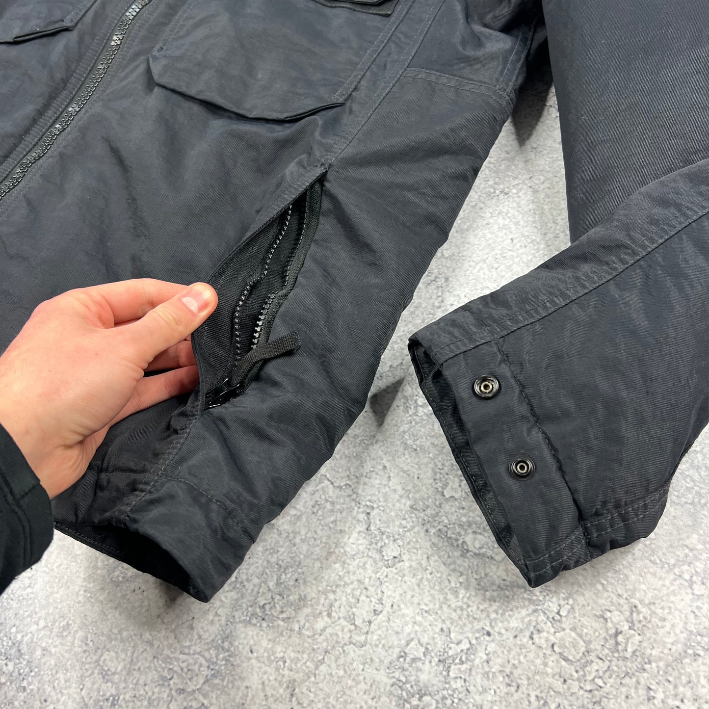 Stone Island Black Opaque Nylon Twill Primaloft Jacket Medium 23.5”
