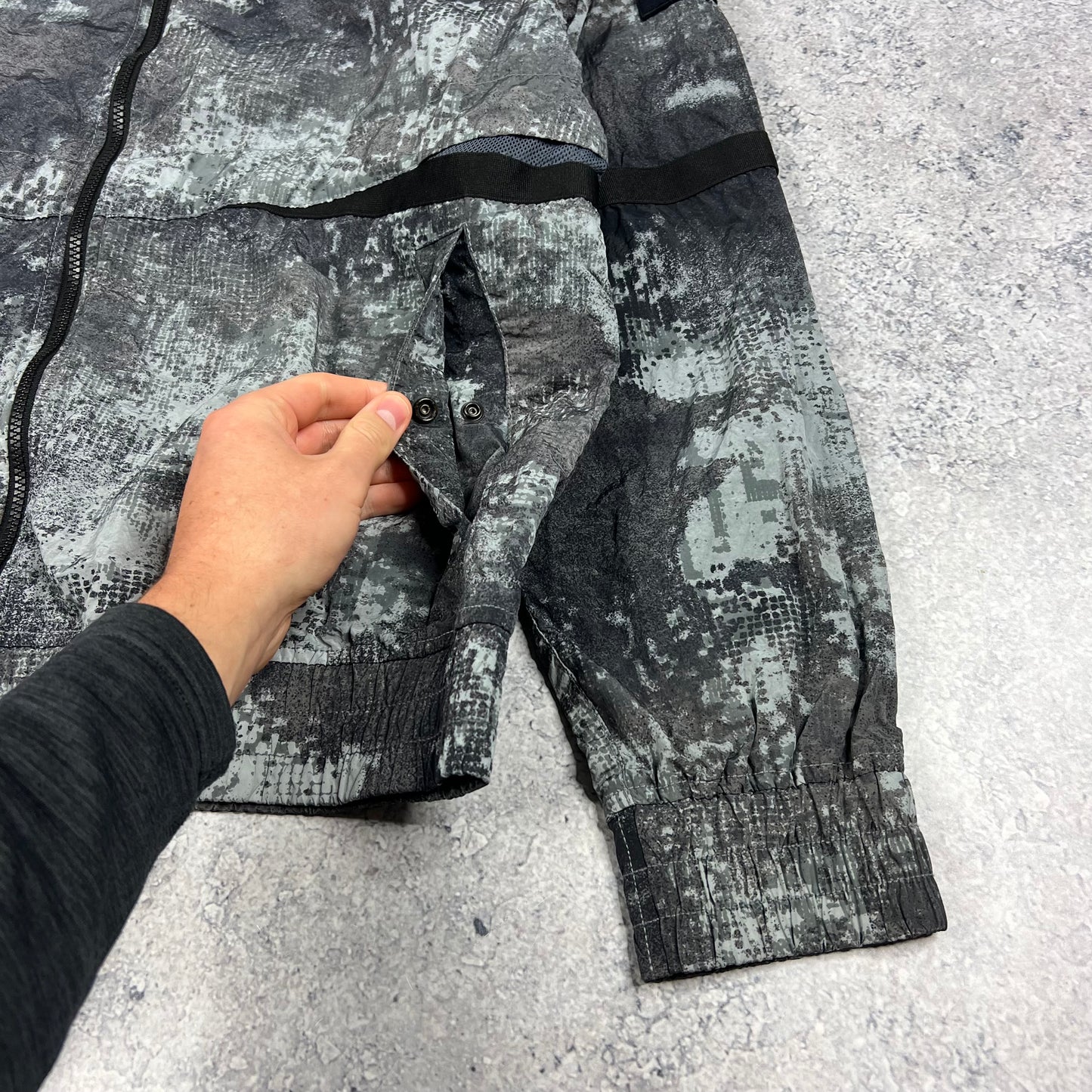Stone Island Dissolving Hand Camo Jacket XL 24” BNWT