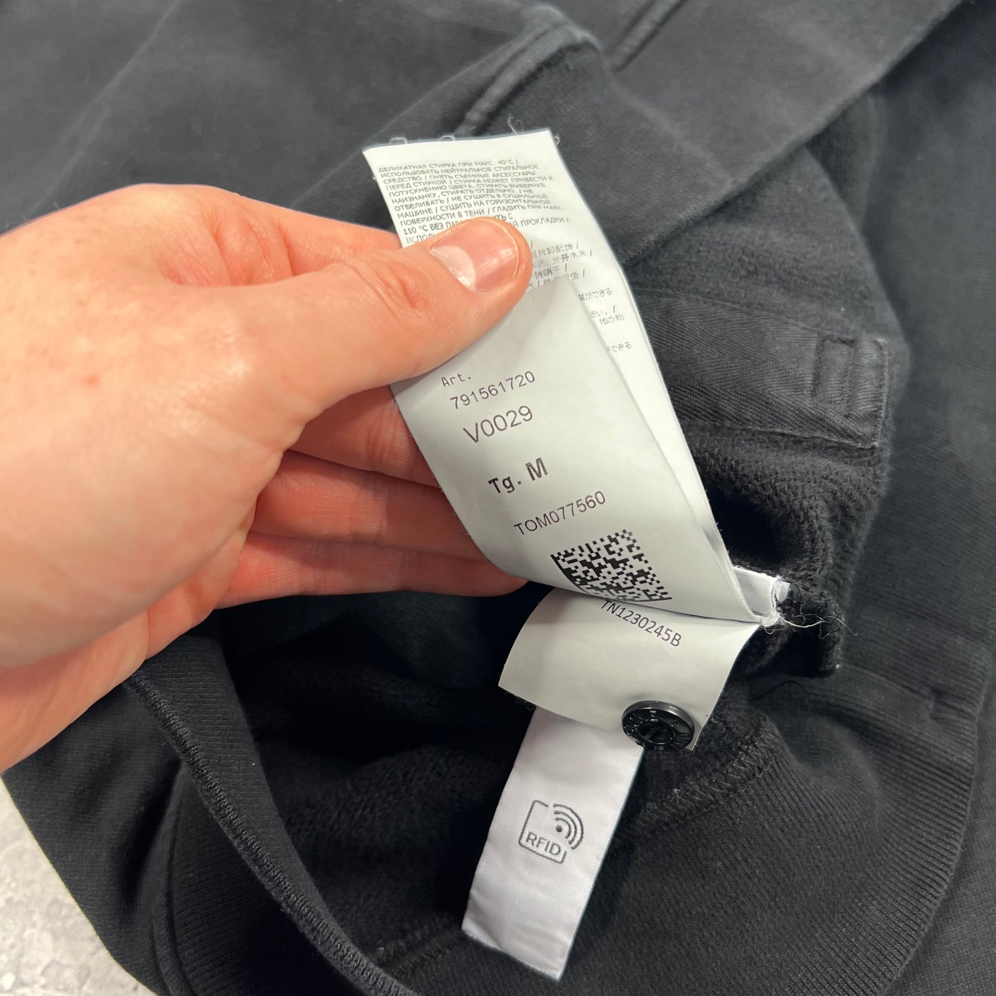 Stone Island Black Pullover Hoodie Medium 21.75”