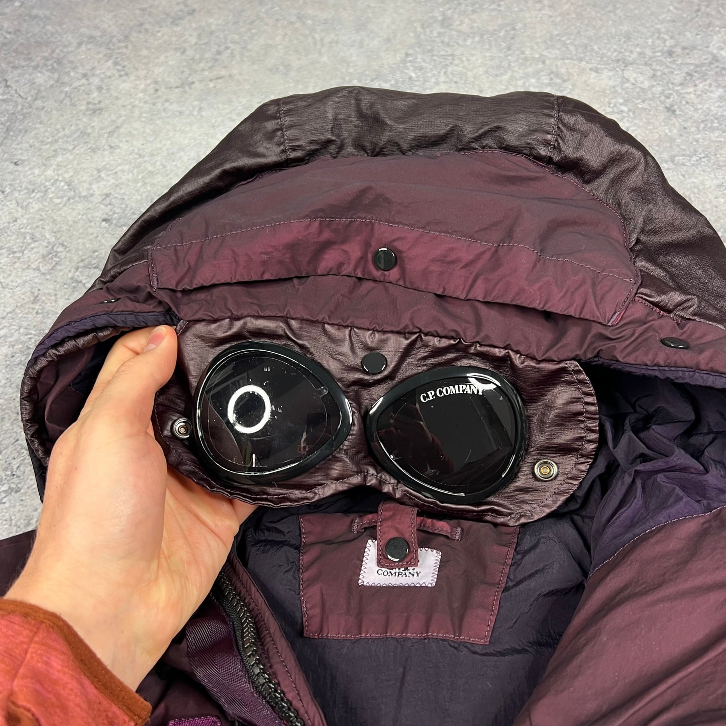 CP Company Burgundy Bi-TM Down Goggle Jacket Large 25” BNWT