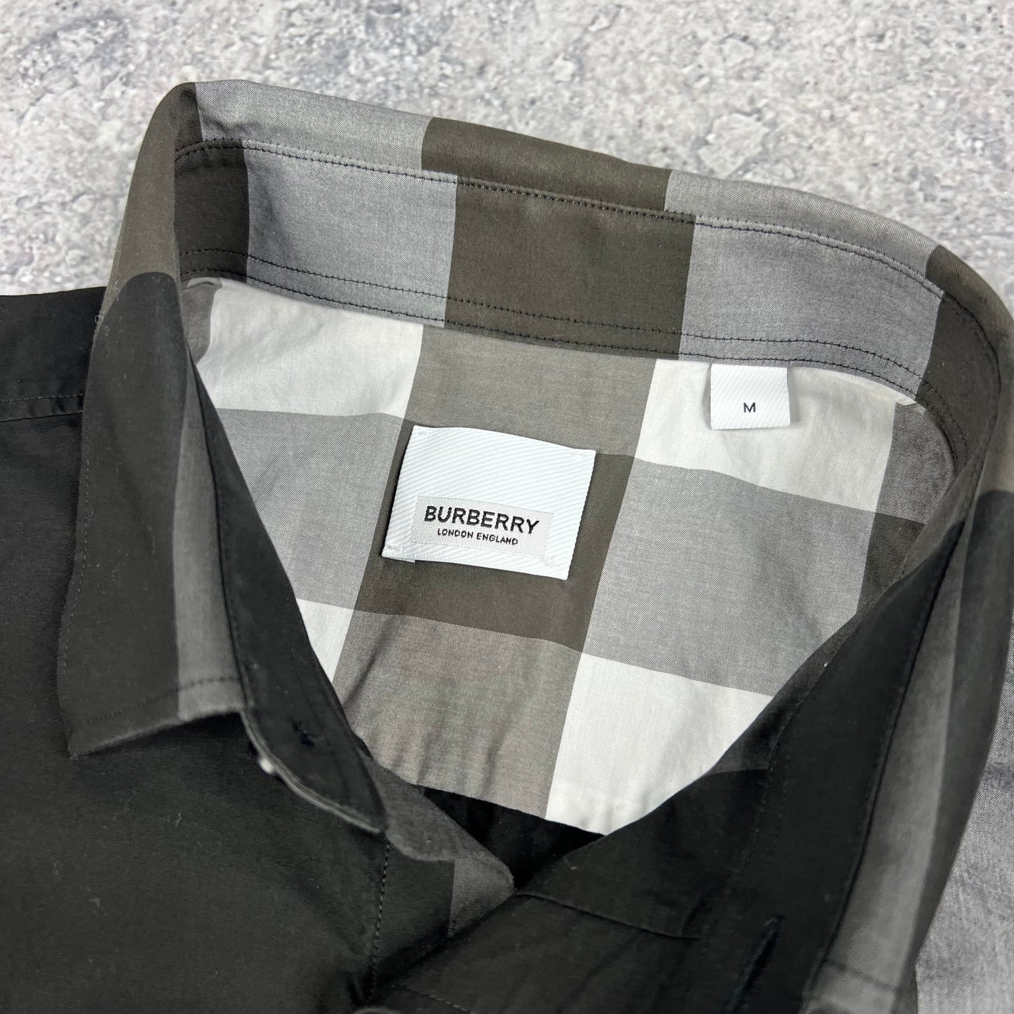 Burberry Black Somerton Short Sleeve Shirt Medium 21.25”