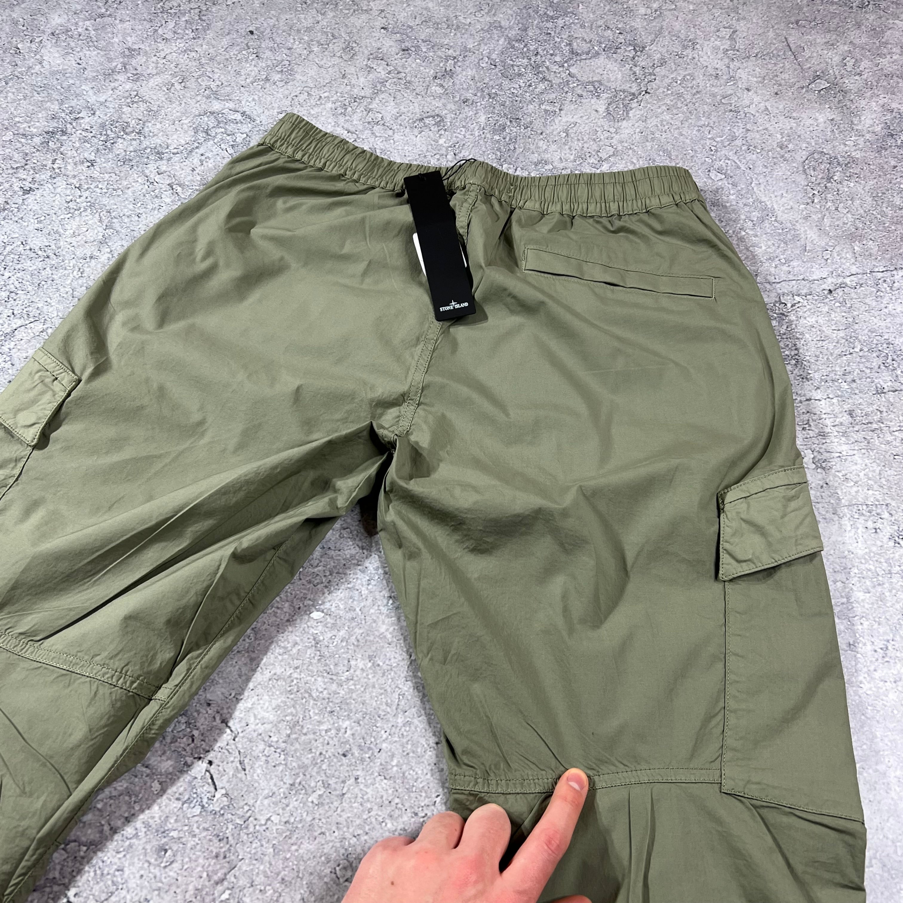 Stone island parachute cargo on sale pants