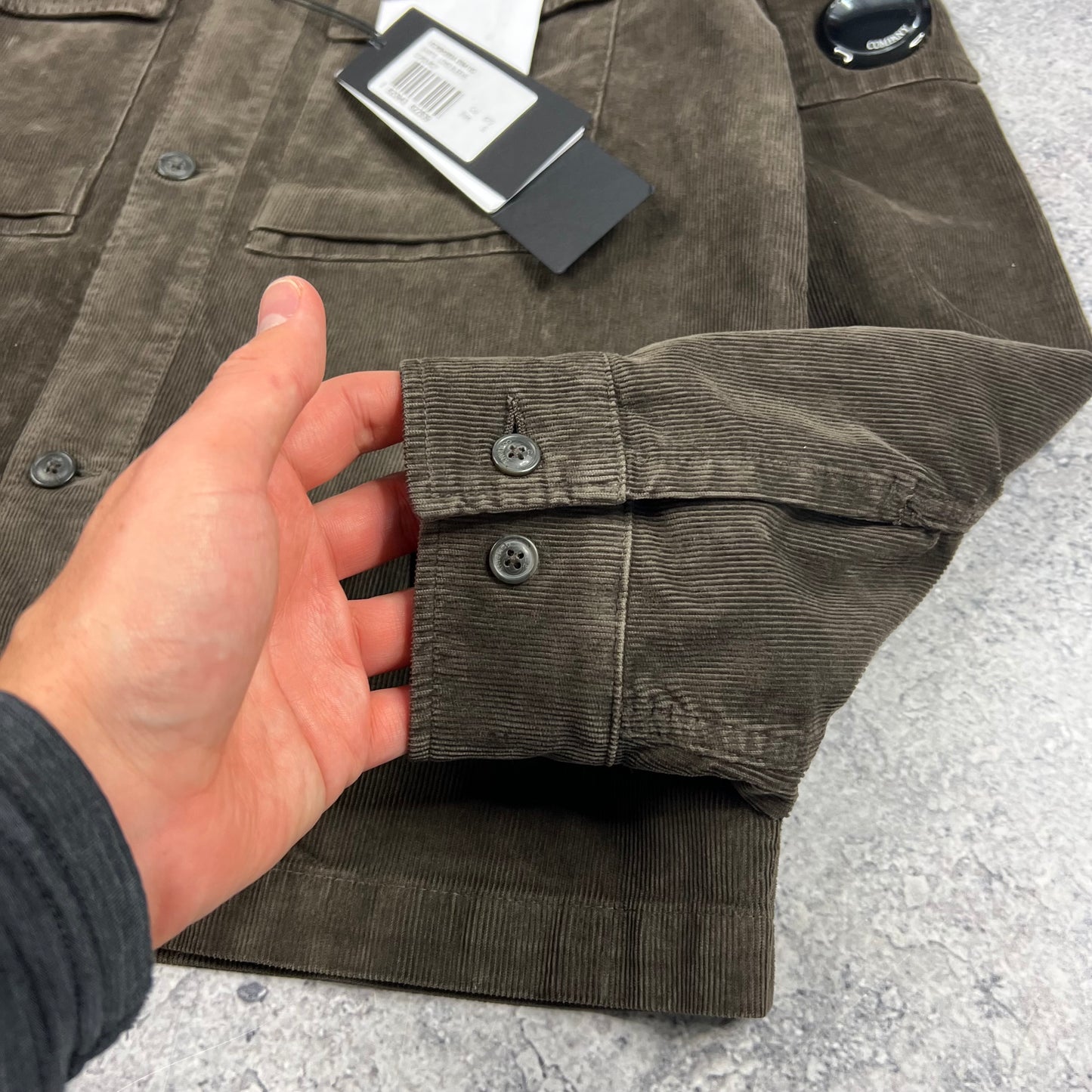 CP Company Khaki Corduroy Lens Overshirt Small 20.25” BNWT