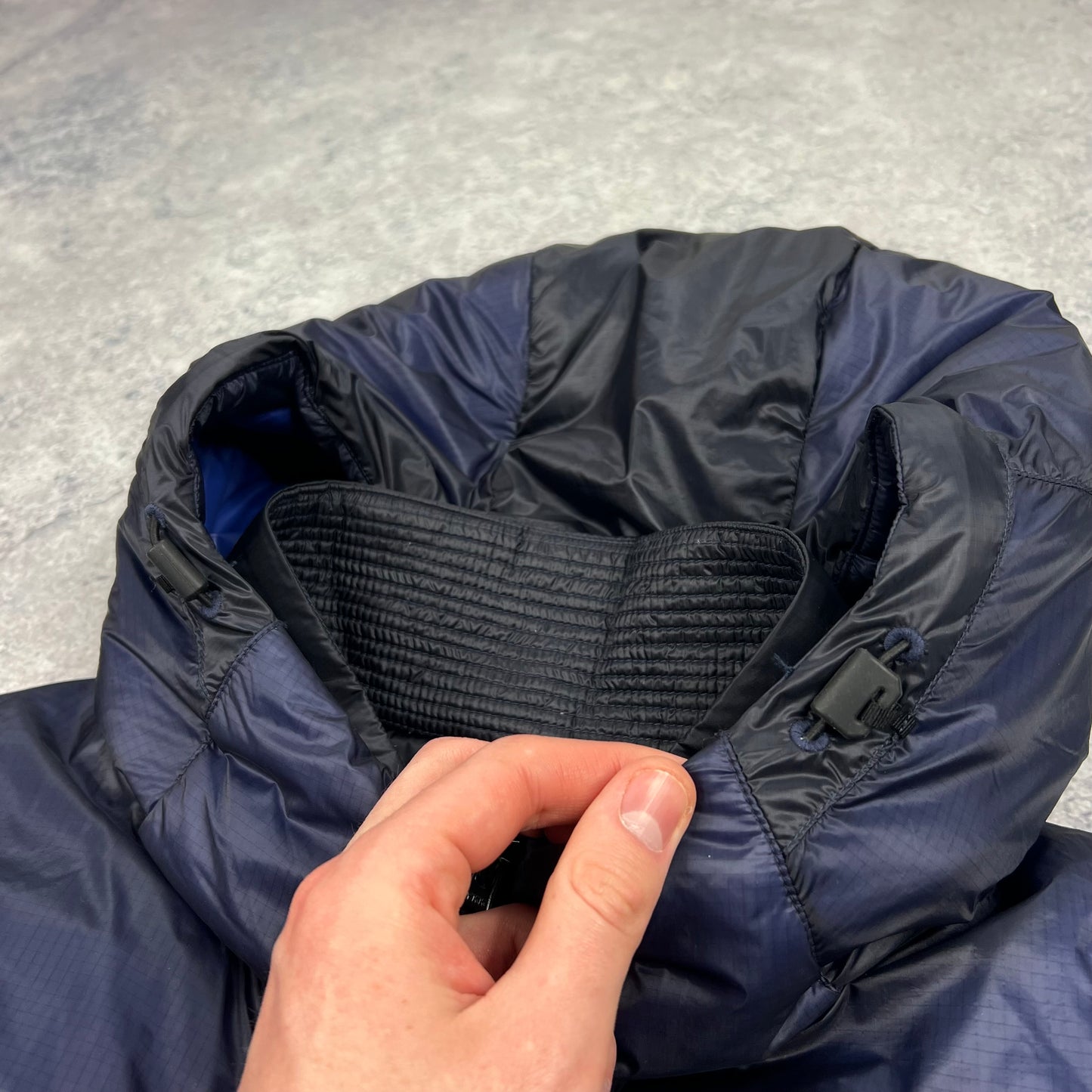 CP Company Navy Outline Primaloft Lens Jacket Size 52- L/XL 23.5”