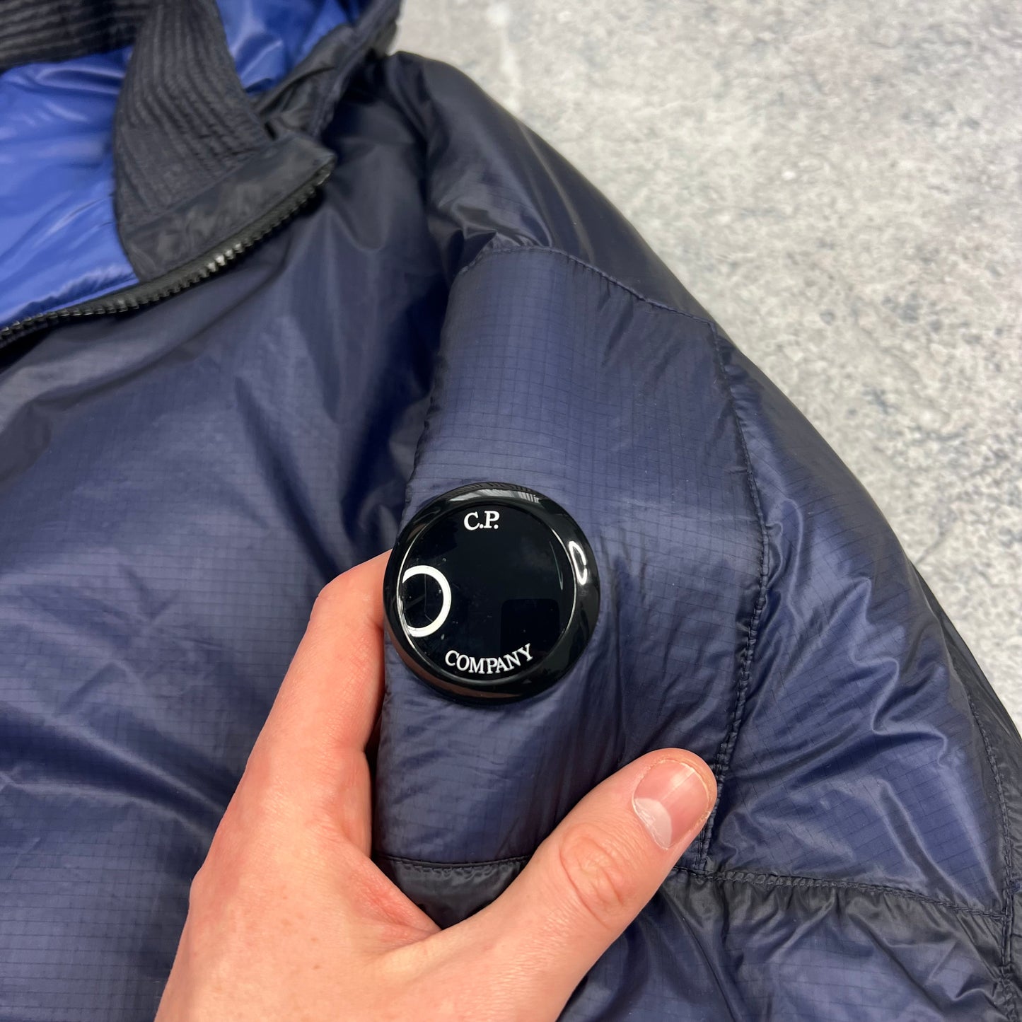 CP Company Navy Outline Primaloft Lens Jacket Size 52- L/XL 23.5”