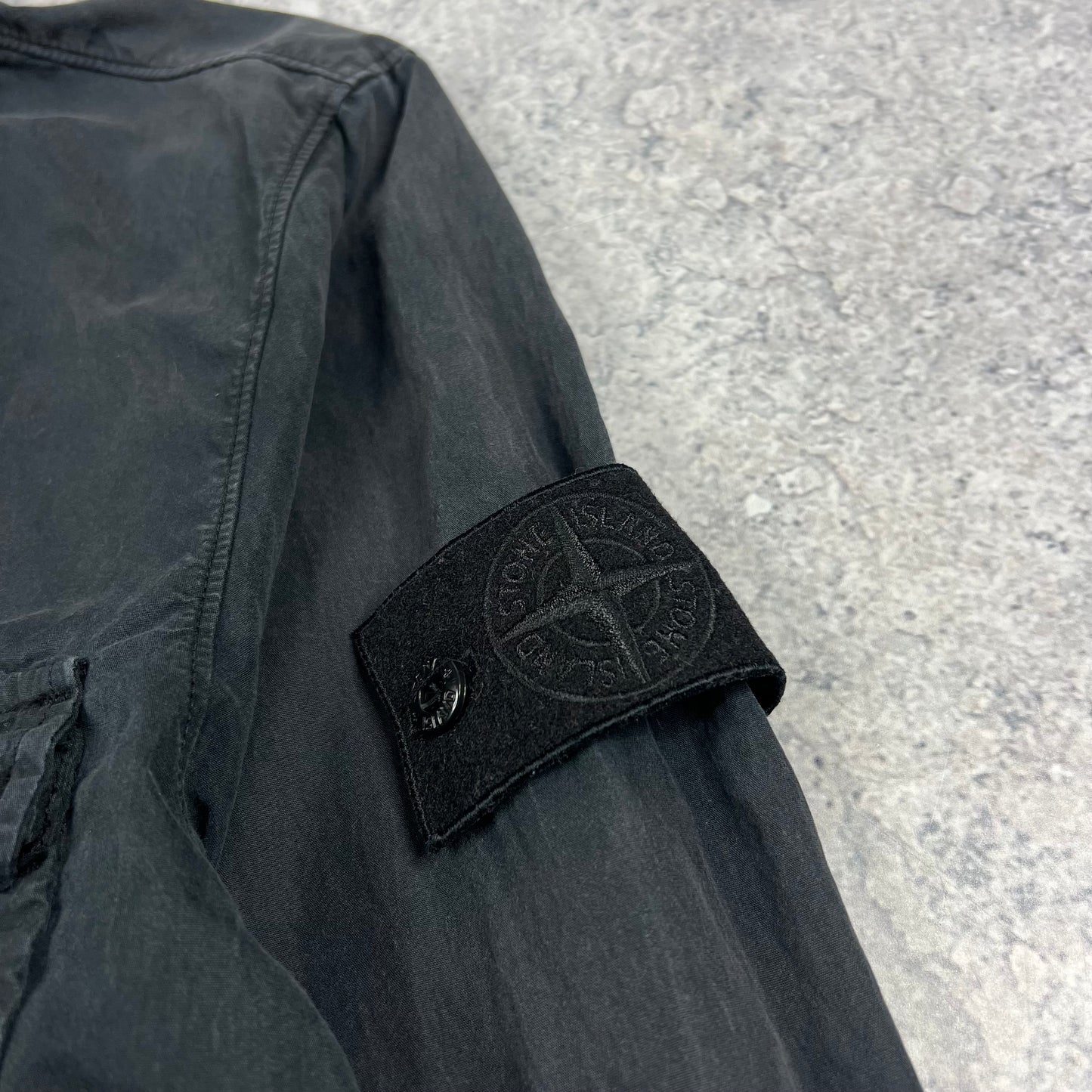 Stone Island Ghost Black 50 Fili Overshirt Medium 21.75”