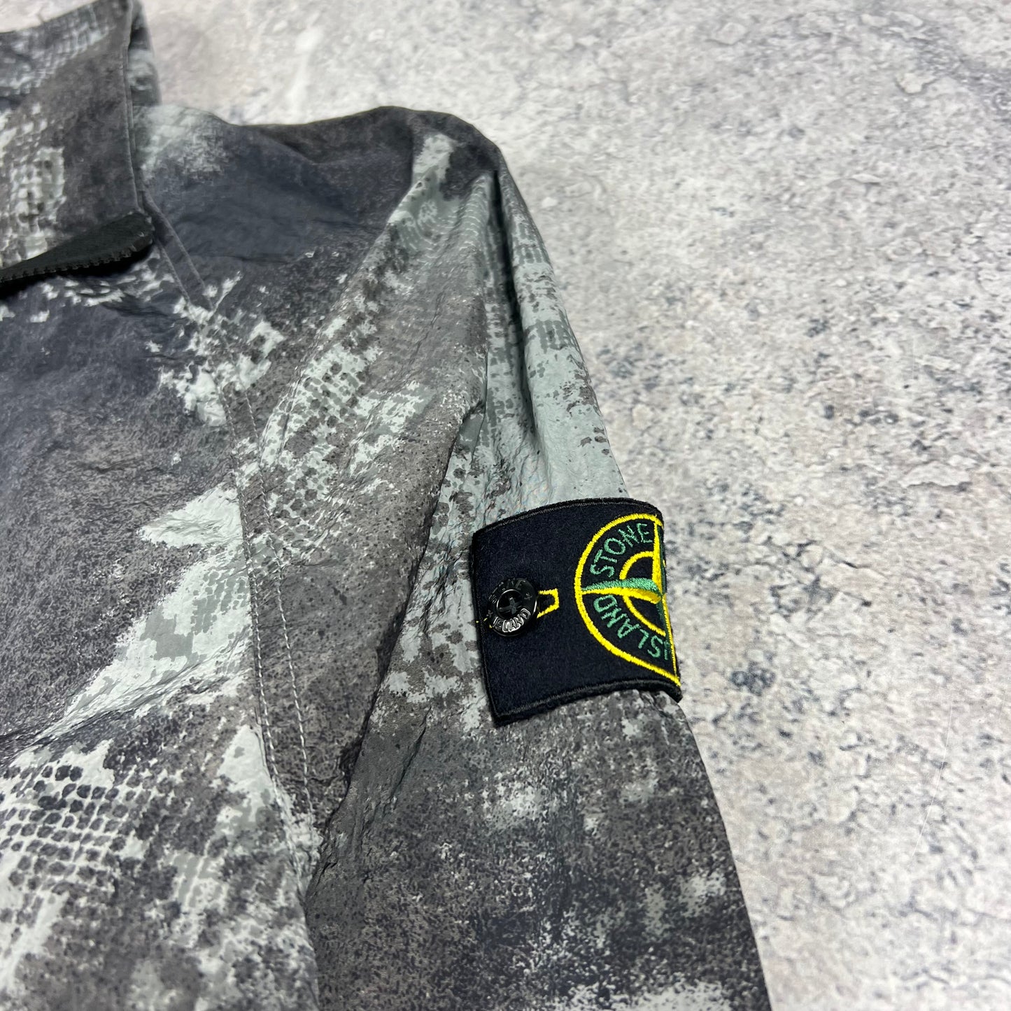Stone Island Dissolving Hand Camo Jacket XL 24” BNWT
