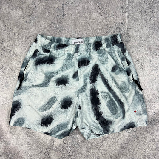 Stone Island Marina Reef Camo Shorts Large 32”