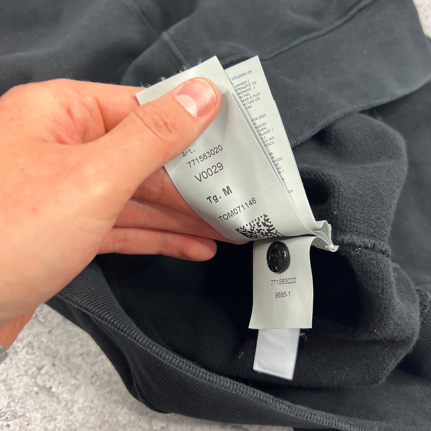Stone Island Black Sweatshirt Medium 22.25”