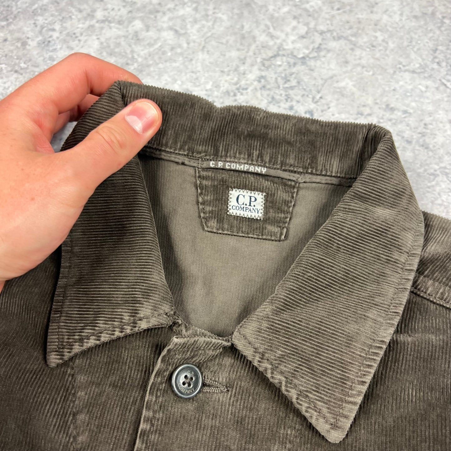 CP Company Khaki Corduroy Lens Overshirt Small 20.25” BNWT