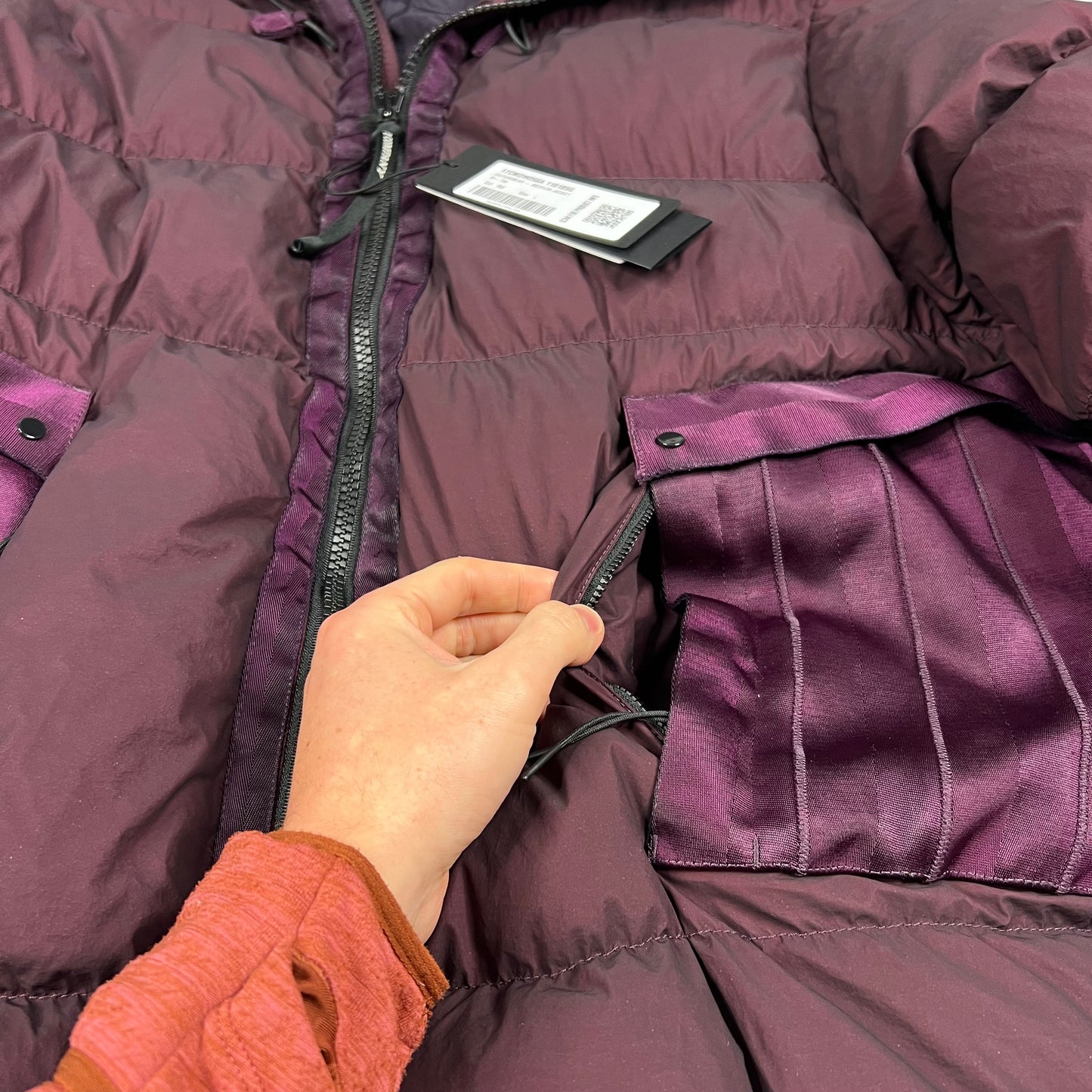 CP Company Burgundy Bi-TM Down Goggle Jacket Large 25” BNWT