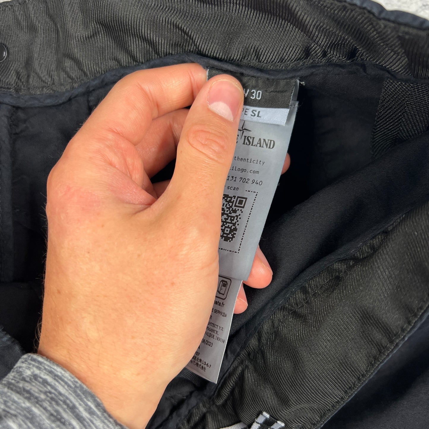 Stone Island Navy Garment Dyed Cargo Shorts W30” BNWT