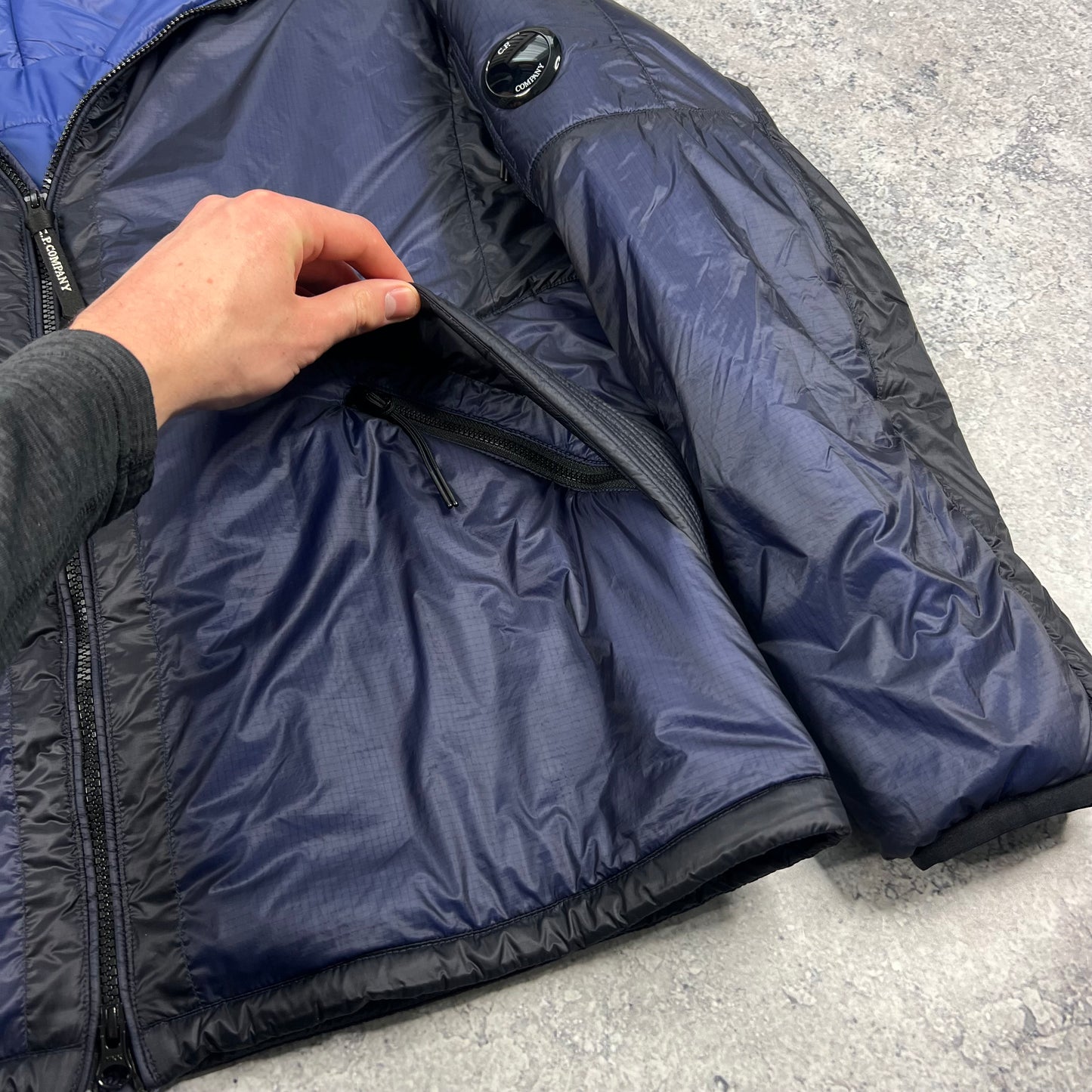 CP Company Navy Outline Primaloft Lens Jacket Size 52- L/XL 23.5”