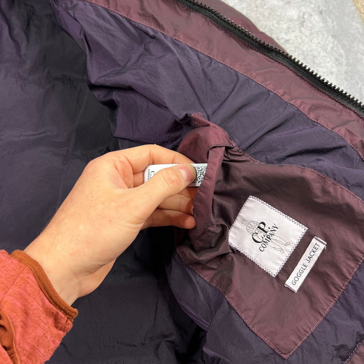 CP Company Burgundy Bi-TM Down Goggle Jacket Large 25” BNWT