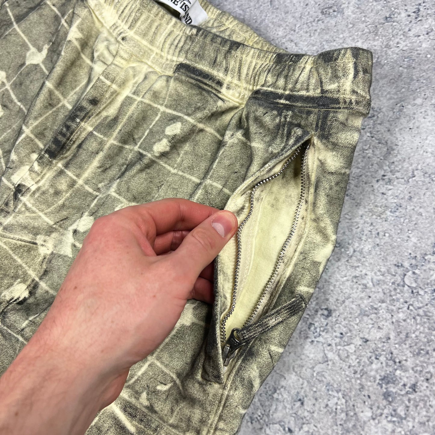 Stone Island Ghillie Dust Cargo Shorts W30”