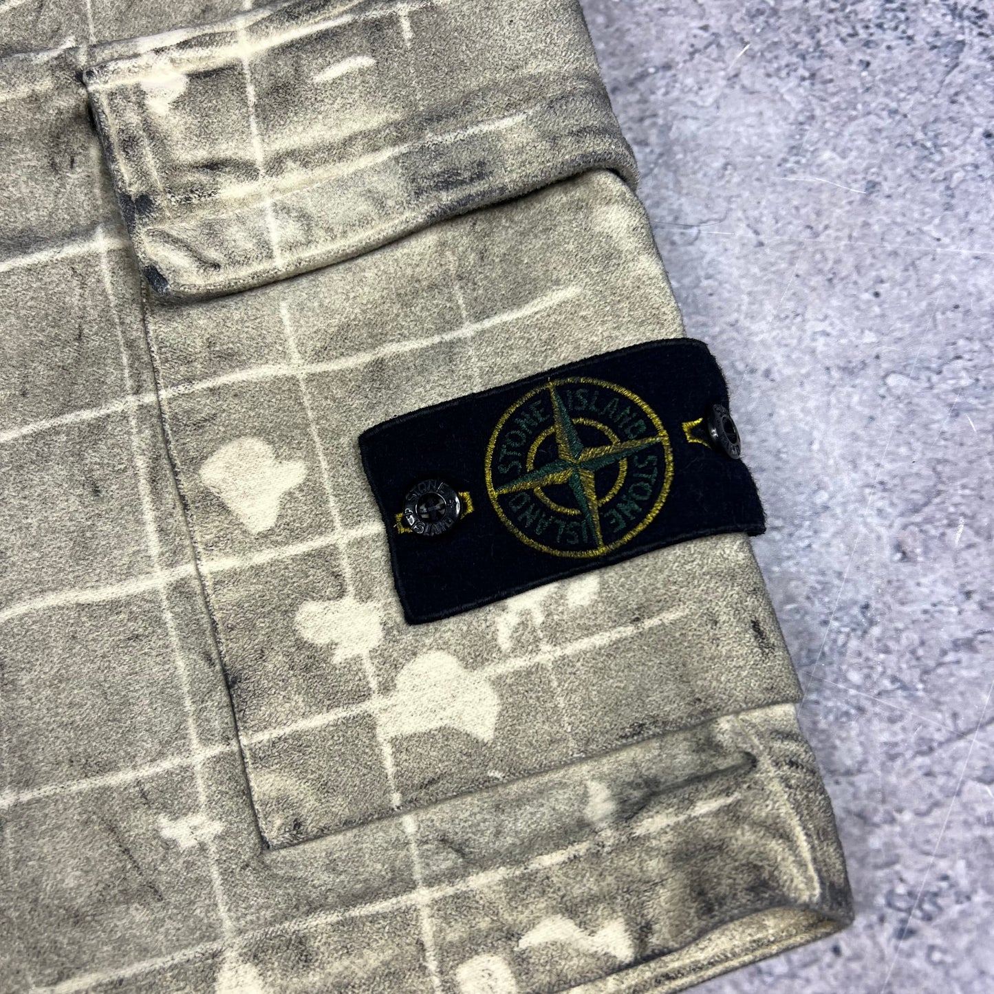 Stone Island Ghillie Dust Cargo Shorts W30”