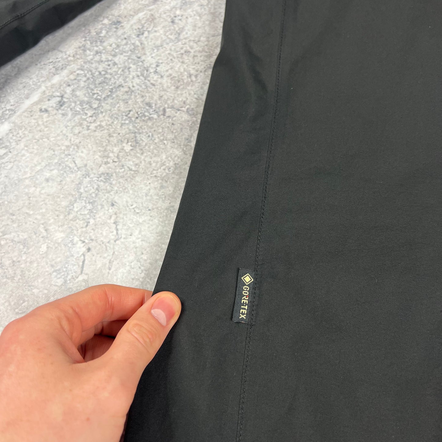 Stone Island Black Goretex Primaloft Mac Jacket Medium 22”