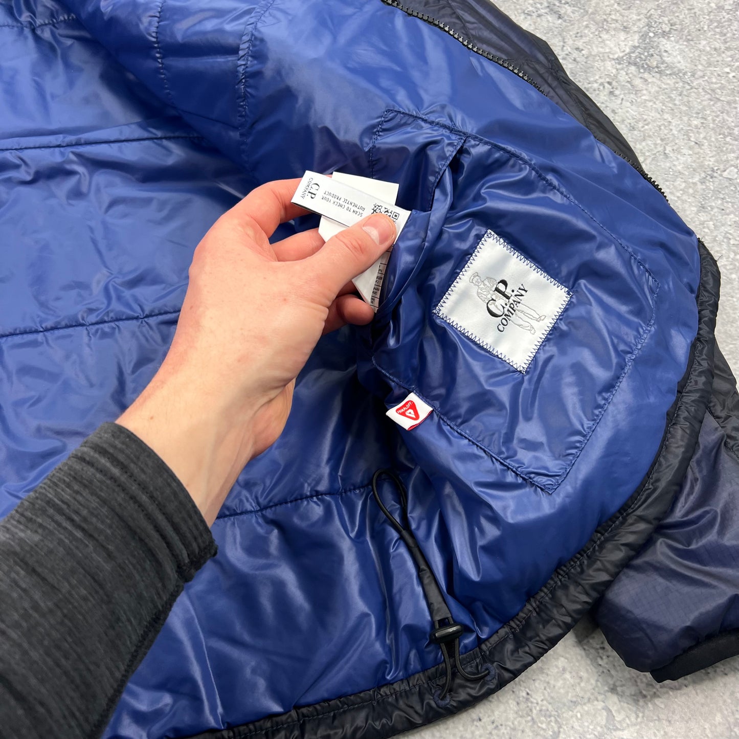 CP Company Navy Outline Primaloft Lens Jacket Size 52- L/XL 23.5”