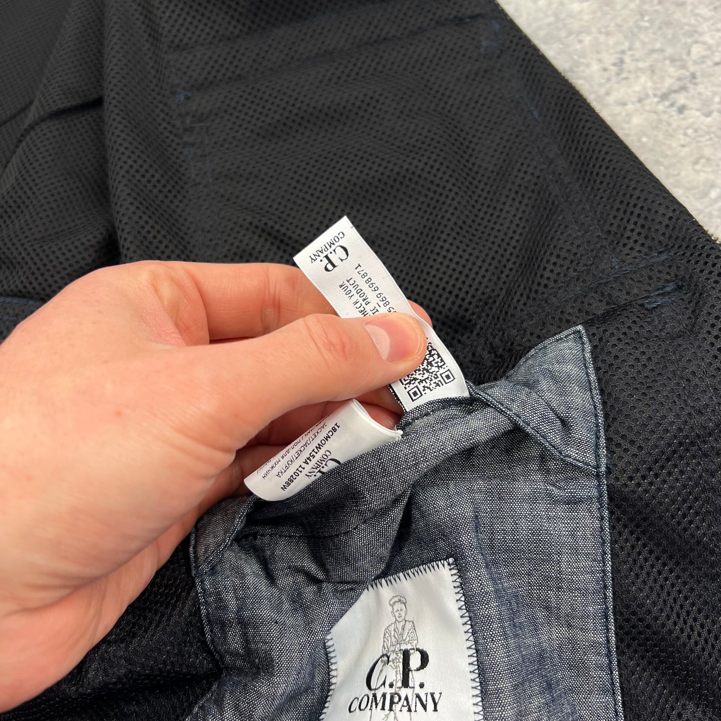 CP Company Navy Indigo Goggle Jacket Large 24” BNWT