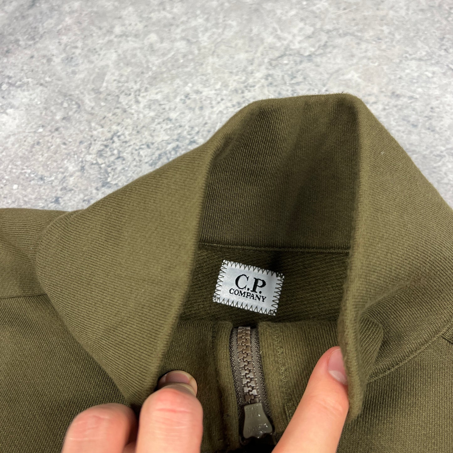 CP Company Khaki Lens Q Zip Sweatshirt Medium 22”