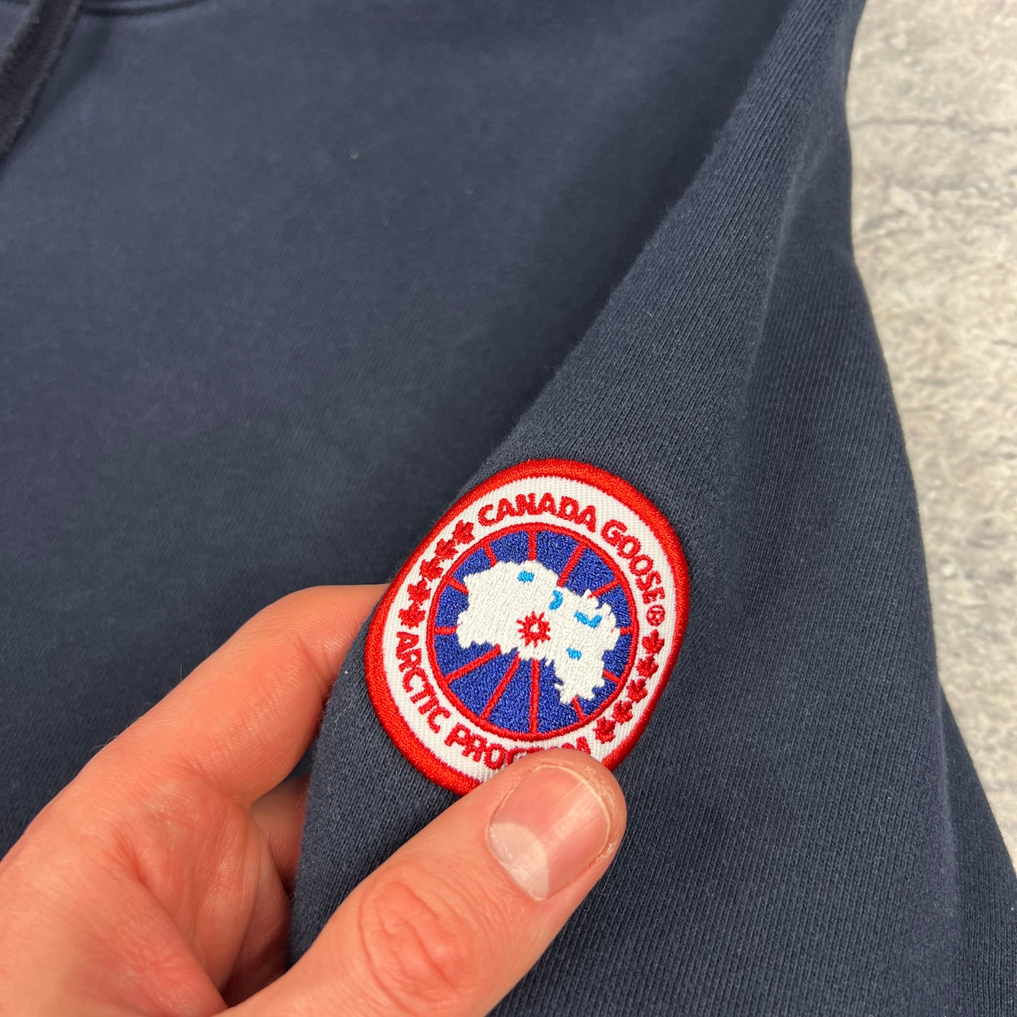 Canada Goose Navy Pullover Hoodie Large 24.5”