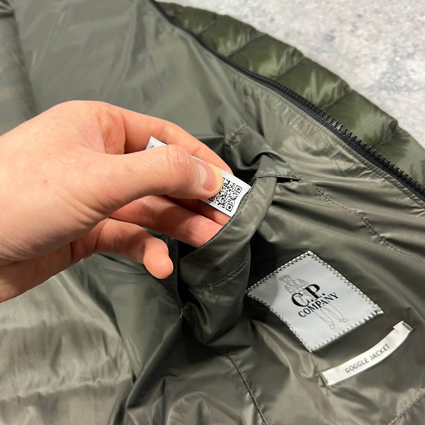 CP Company Khaki DD Shell Down Goggle Jacket Size 52- L/XL 23” BNWT