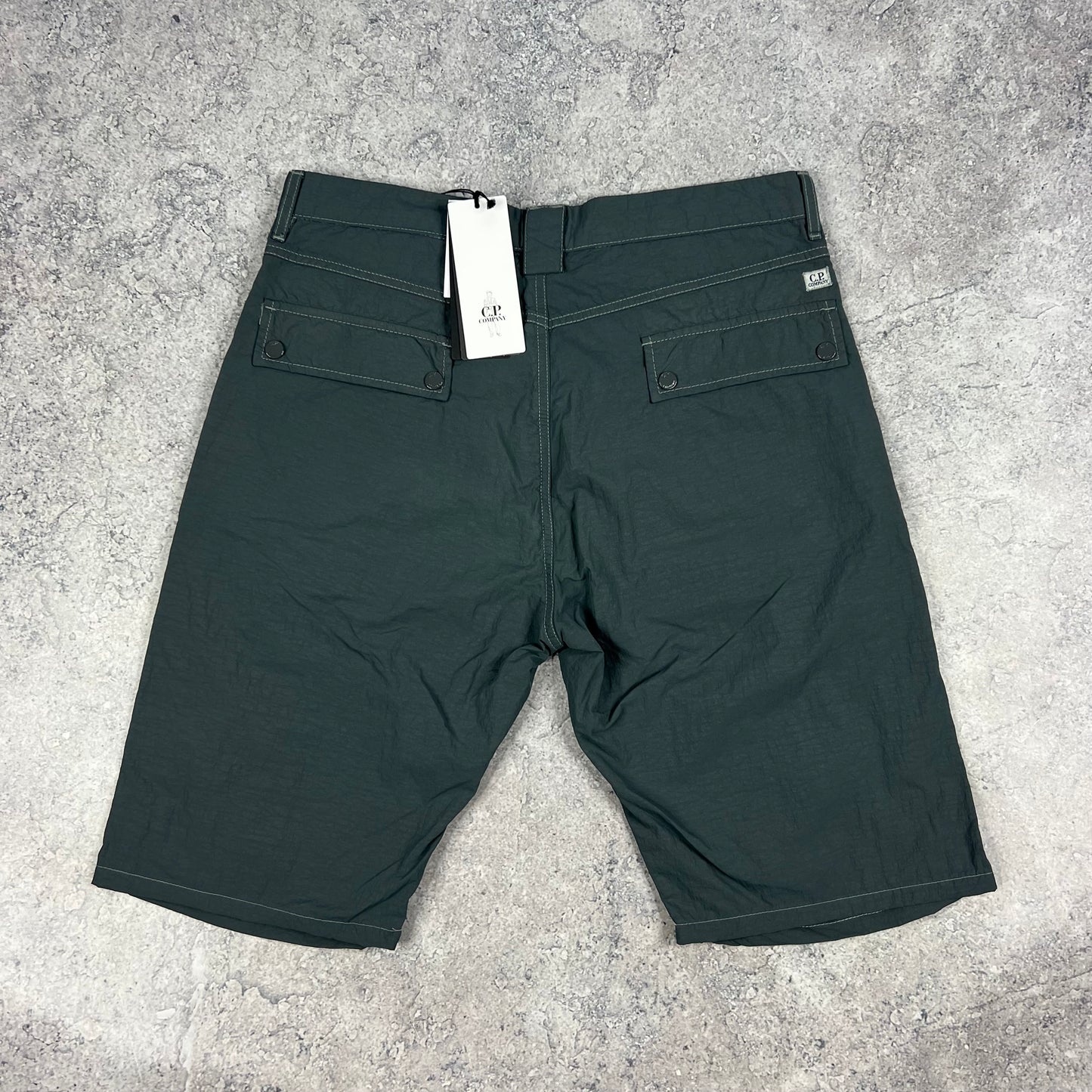 CP Company Grey Metropolis Flatt Nylon Cargo Shorts Size 46- W30-/31” BNWT