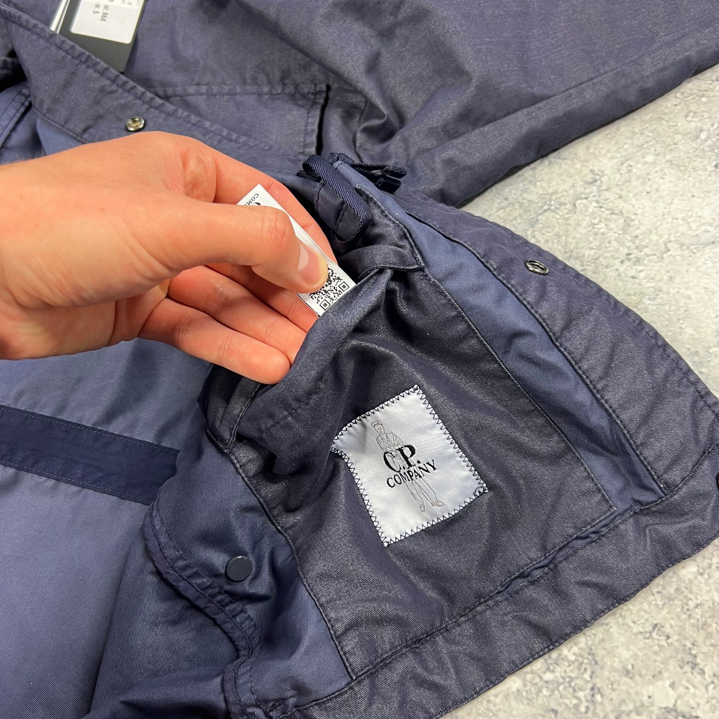 CP Company Navy 50 Fili Tr-P Lens Jacket Small 20.25” BNWT
