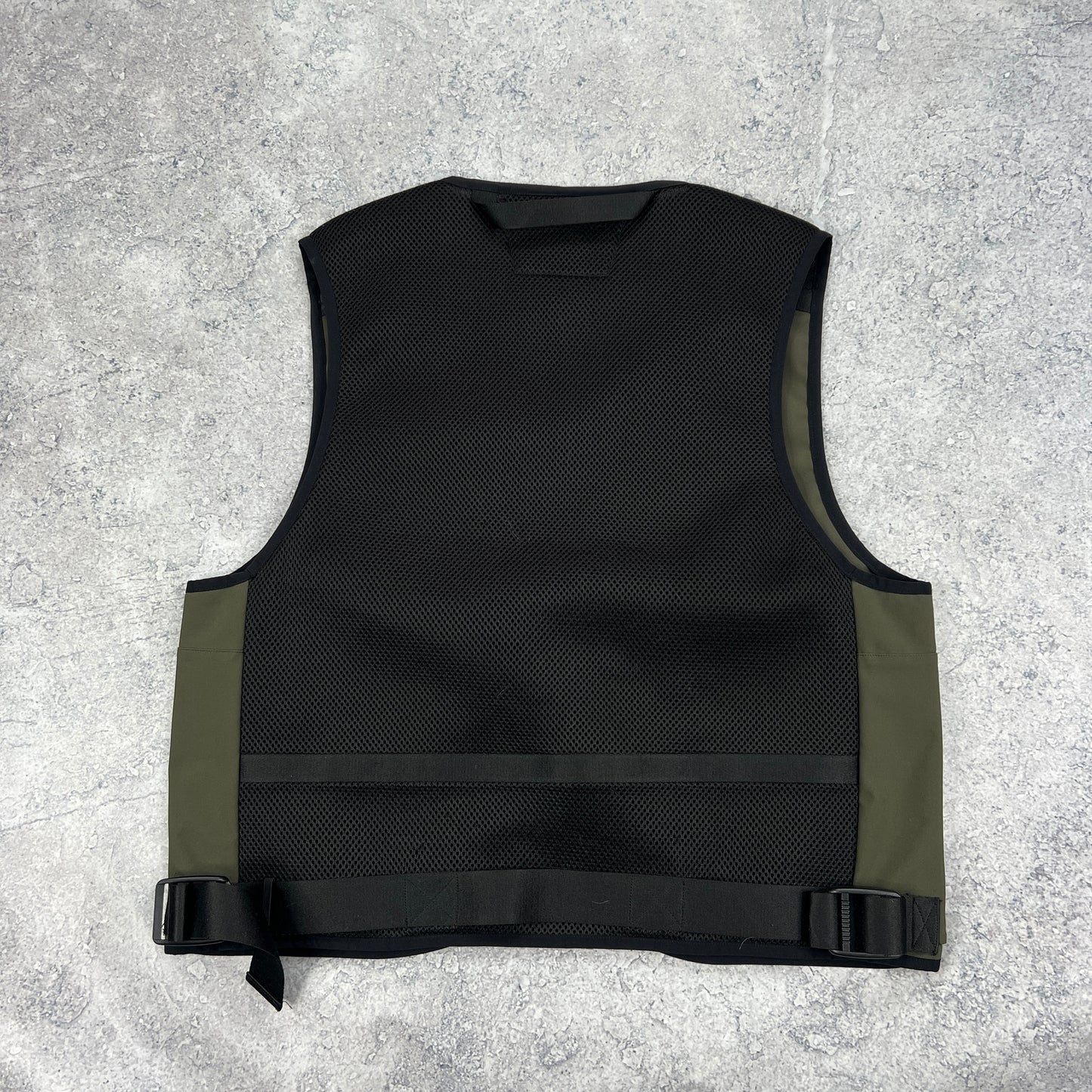 CP Company Khaki Lens Softshell Vest Size 50- Large 22”
