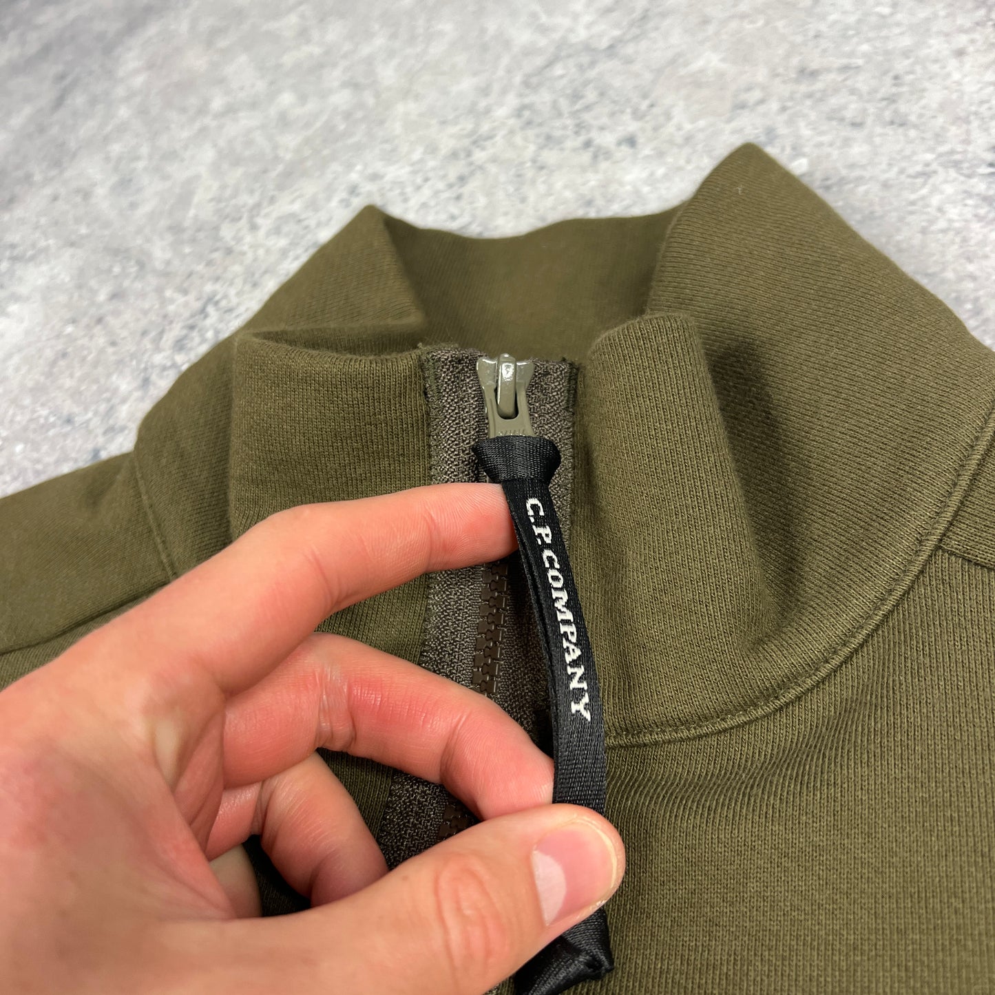 CP Company Khaki Lens Q Zip Sweatshirt Medium 22”