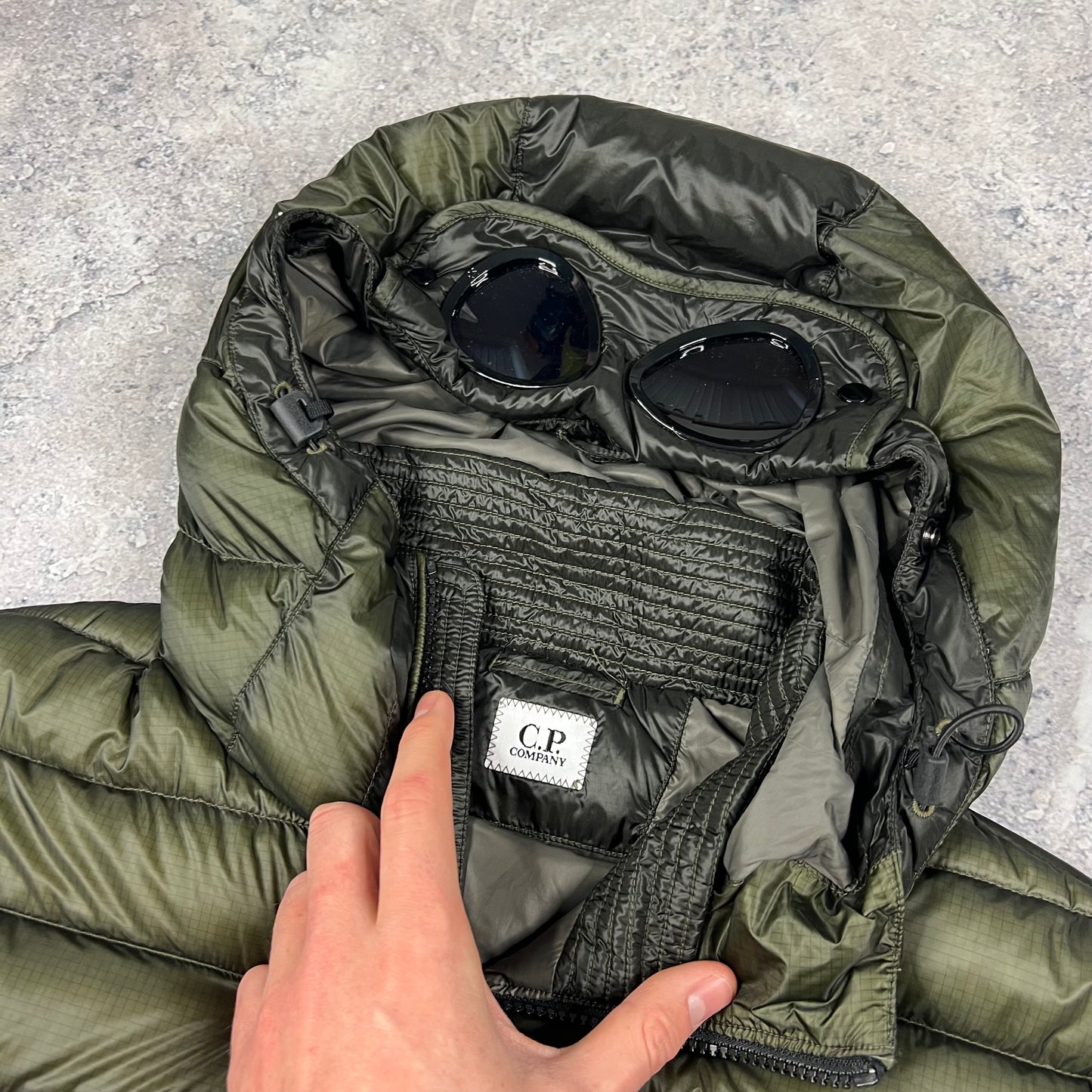 CP Company Khaki DD Shell Down Goggle Jacket Size 52- L/XL 23” BNWT