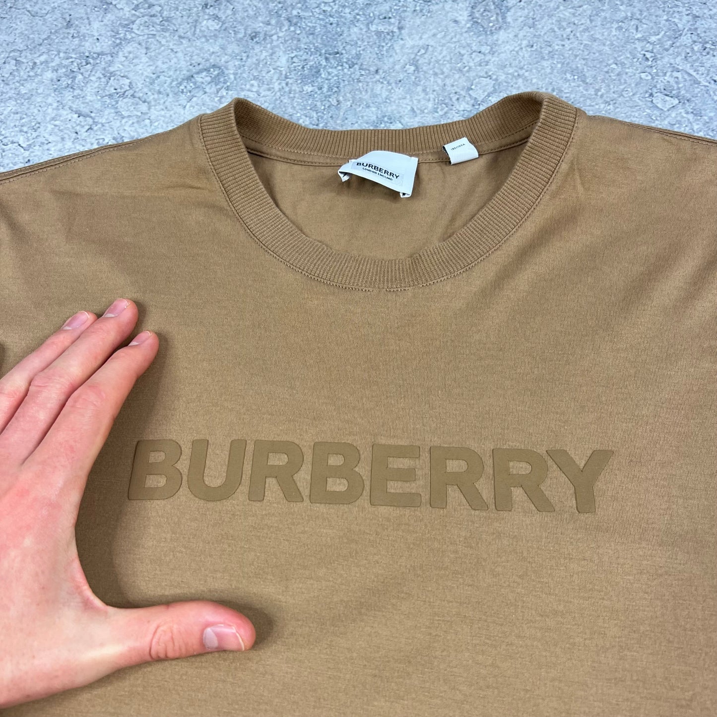 Burberry Tan Spellout T-Shirt Large 25”