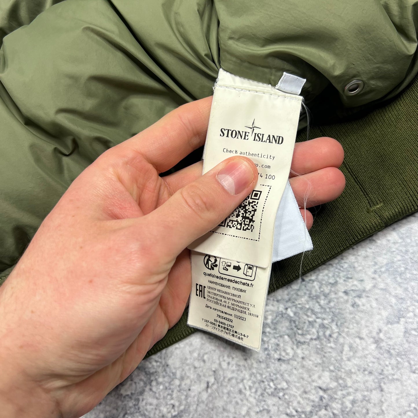 Stone Island Macro Nylon Metal Ripstop Down Jacket Medium 23”