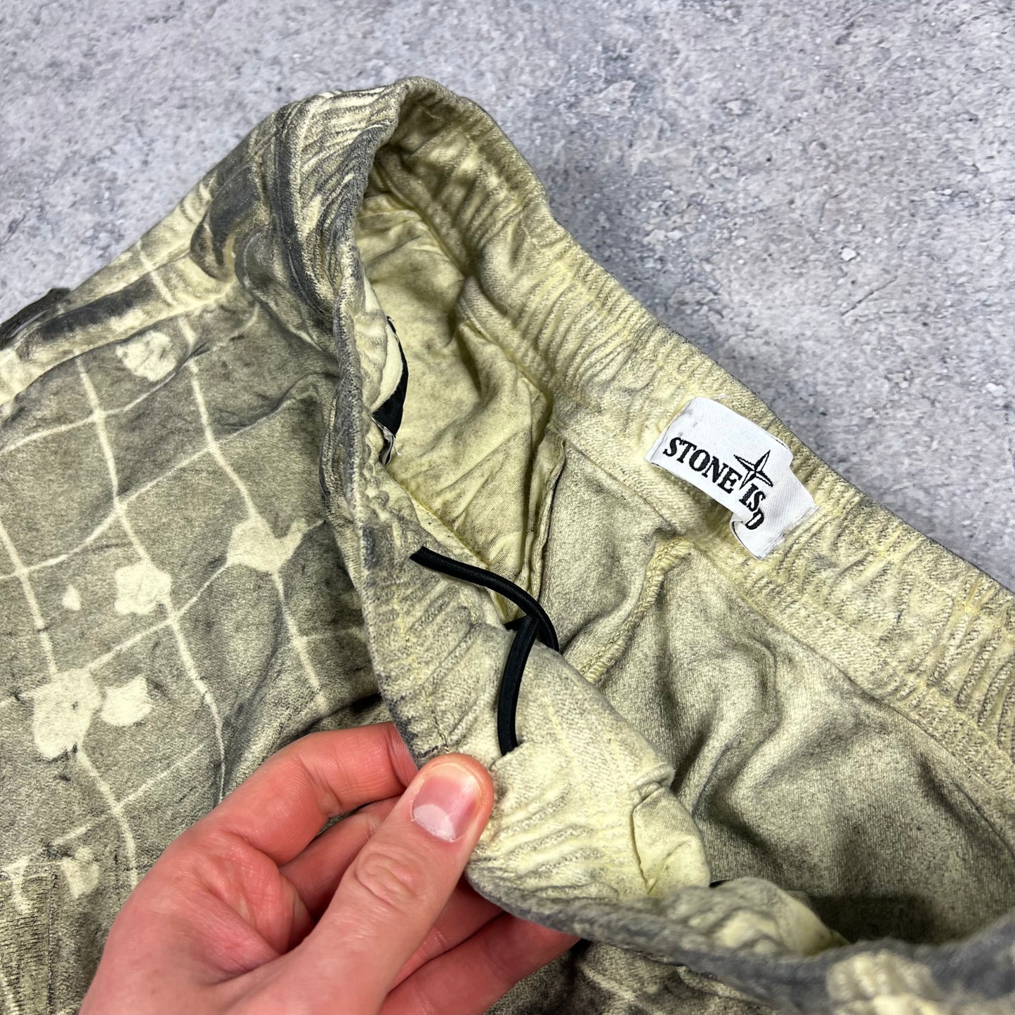 Stone Island Ghillie Dust Cargo Shorts W30”