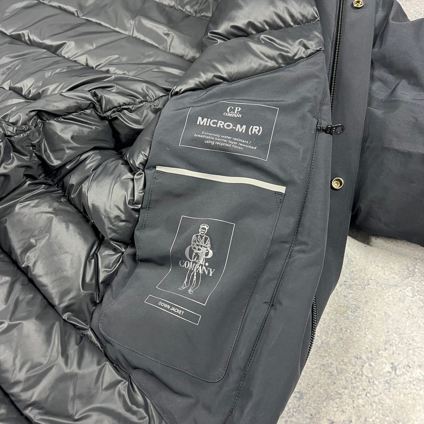 CP Company Navy Micro M Down Parka Large 25.5”